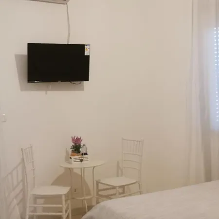 Port Side Elegance 4*