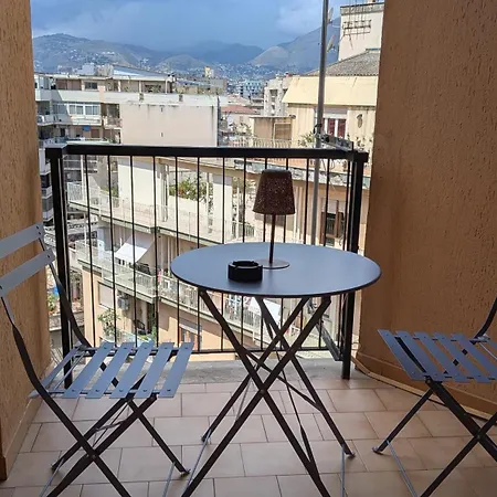 Port Side Elegance Πανσιόν 4*