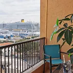 بيت ضيافة Port Side Elegance