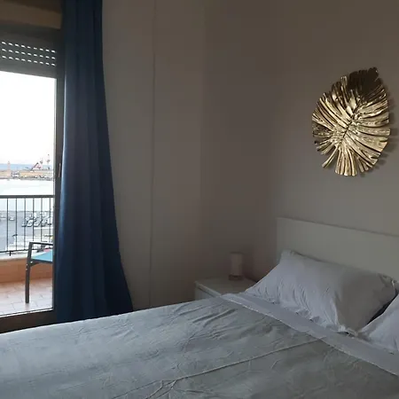 Port Side Elegance بيت ضيافة 3*