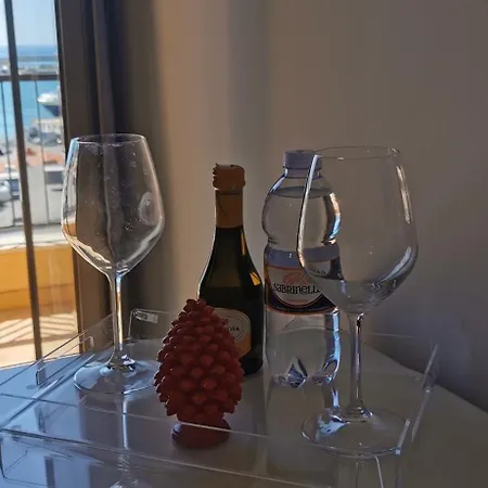 Port Side Elegance بيت ضيافة 3*