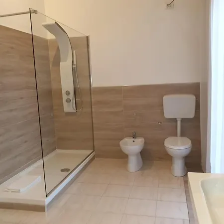 بيت ضيافة Port Side Elegance
