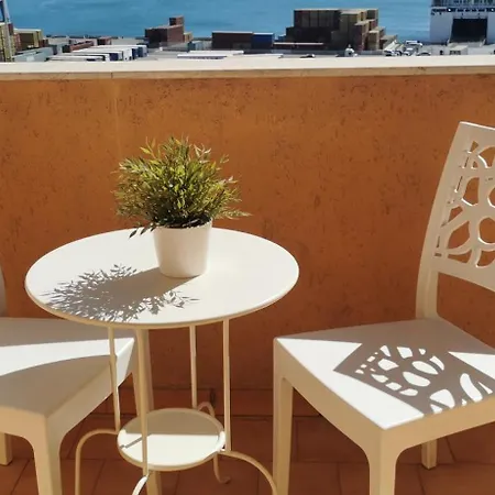 Port Side Elegance بيت ضيافة 3*
