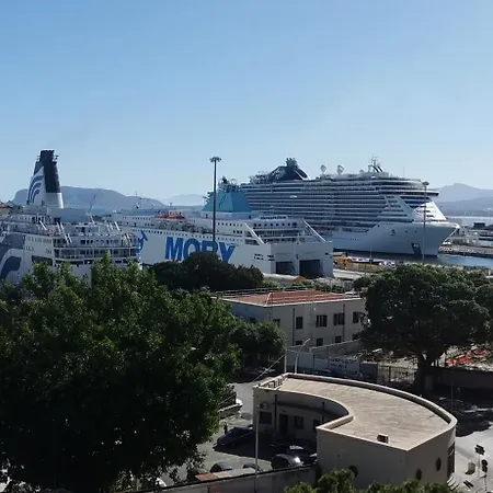 Port Side Elegance 4*