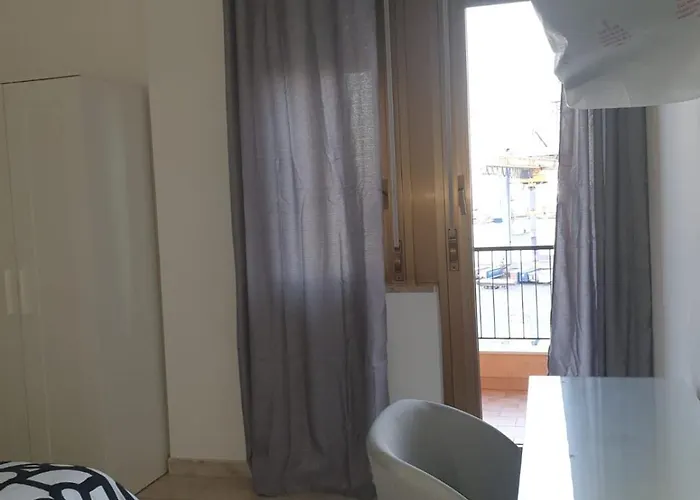 Port Side Elegance 4*