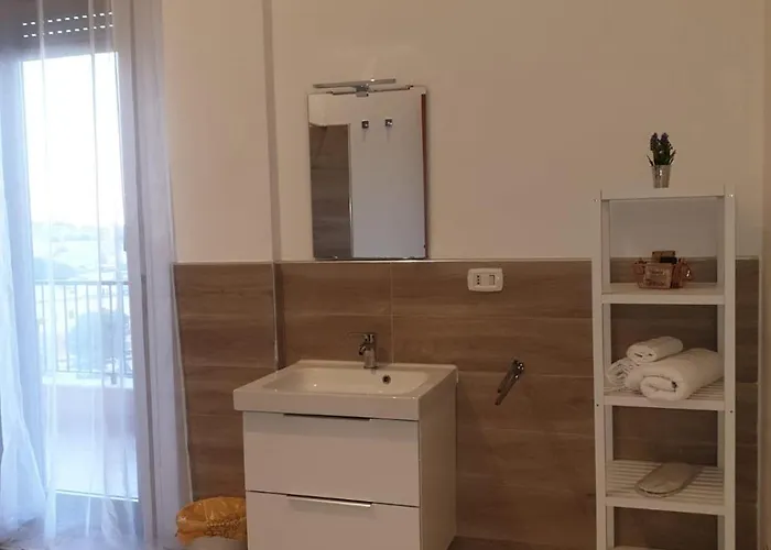 Port Side Elegance 4*