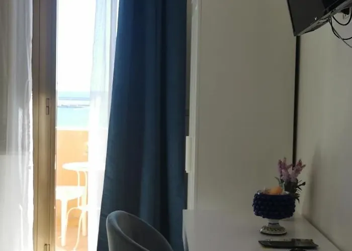 Гостевой дом Port Side Elegance 4*